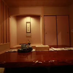  ヴィラ 松の峦